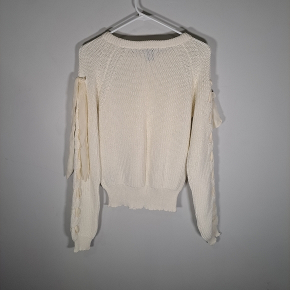 Revamped Off-white Knit Long Sleeve Sweatshirt with Bow on Sleeves Size Large - Picture 8 of 9